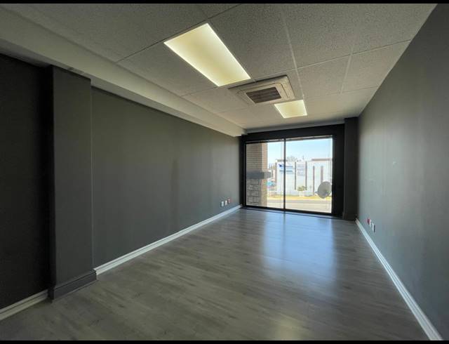419M² OFFICE TO LET IN BRYANSTON